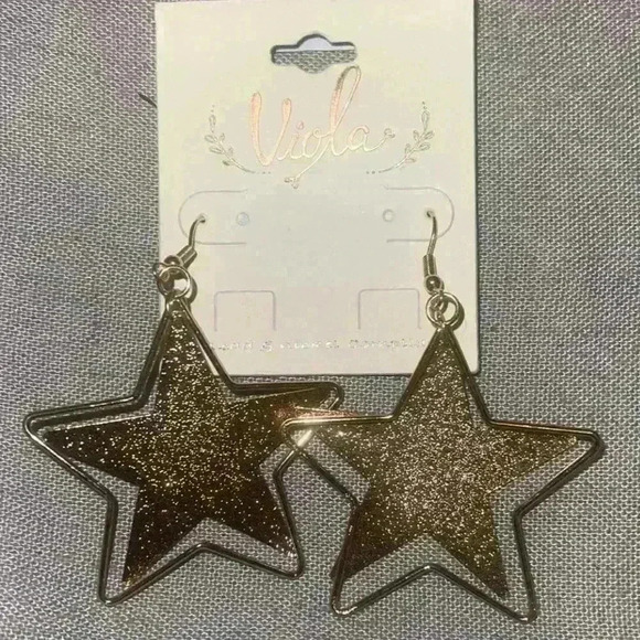 Gold Star Earrings NWT - Picture 1 of 1